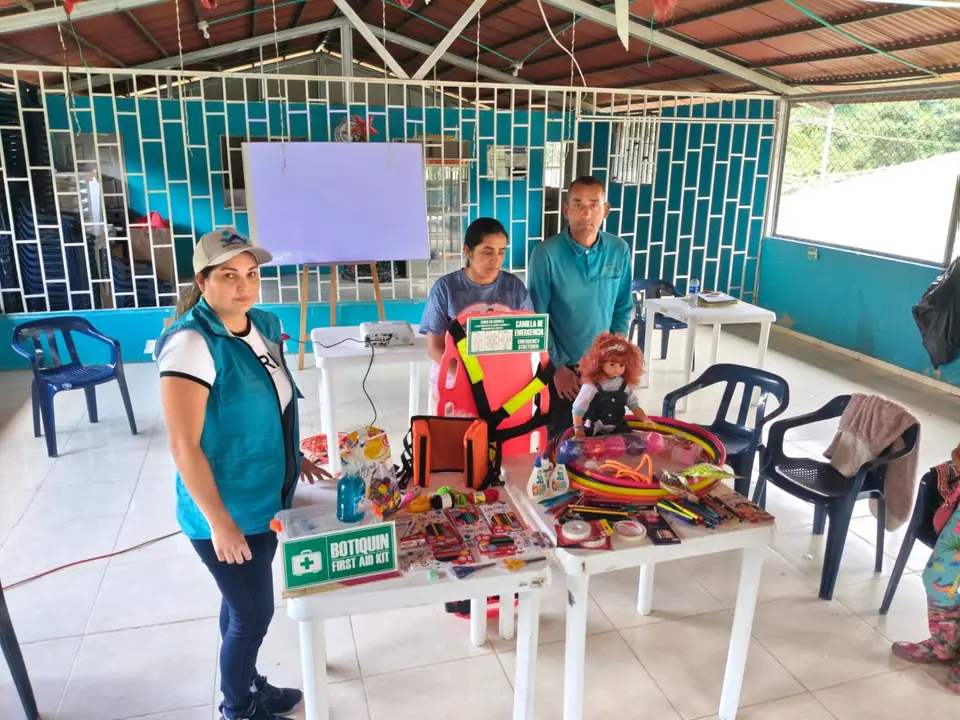 Equipos y botiquín de primeros auxilios - Fundación SEMDEAMOR